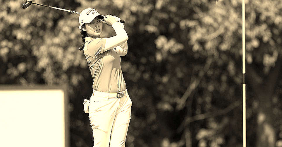 Áo gió lật đổ quarter-zip: Phân tích dữ liệu về cuộc cách mạng lớp áo trên sân golf Việt